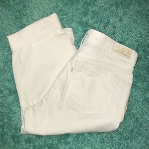 Levi’s White Jeans Capris